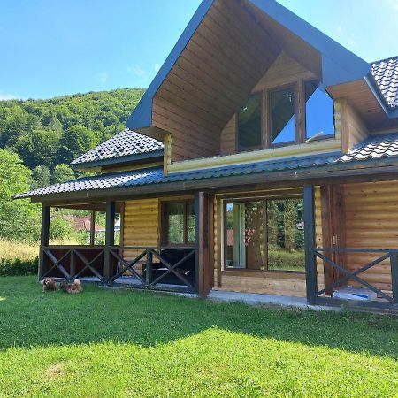 Садиба Федорчуків За Рікою Шешори Екстериор снимка